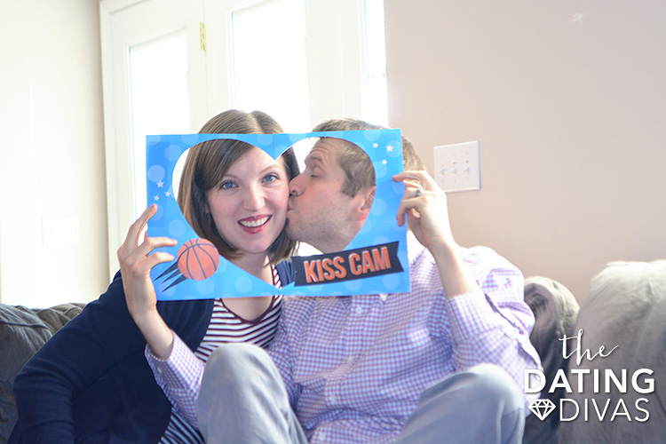 march madness corie kissing cam Printable Kiss Cam for you and your sweetie.