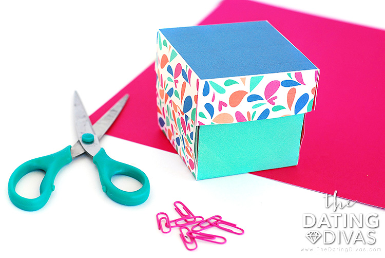 Creative, Colorful Gift Box DIY - dateyourspouse.com Explosion box DIY gift idea. | The Dating Divas
