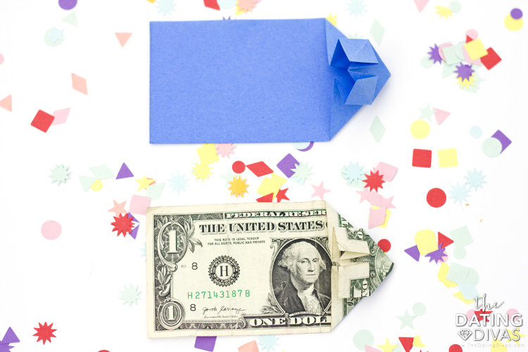 Easy Origami Heart Tutorial for Beginners - dateyourspouse.com Easy origami guide for beginners. | The Dating Divas