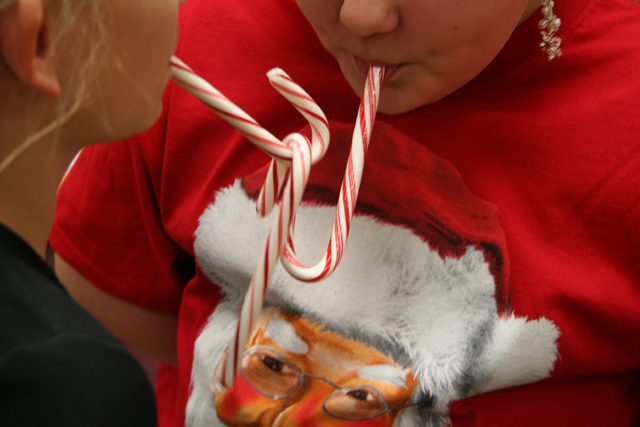 Kid Christmas Party Games for Everyone - dateyourspouse.com Kid Christmas party games that are perfect for a crowd. | The Dating Divas
