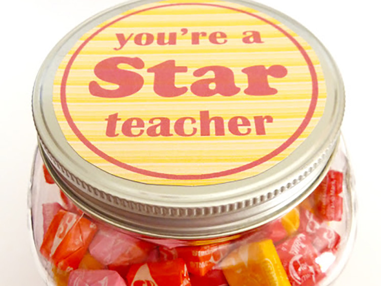 You're a Star Teacher Appreciation Gift - www.TheDatingDivas.com Starbusts are the perfect teacher appreciation gift for a teacher who is a STAR. | The Dating Divas
