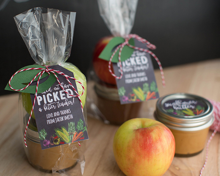 Caramel Apple Teacher Appreciation Ideas - www.TheDatingDivas.com Celebrate teachers and the fall season with a caramel apple teacher appreciation idea. | The Dating Divas