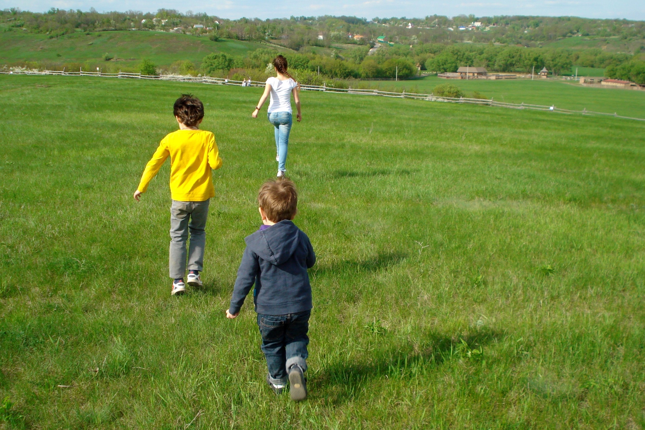 Halt Fun Family Games - dateyourspouse.com Fun family games to play outdoors.