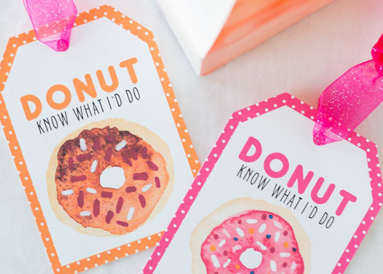Easy Donut Teacher Appreciation Gift - www.TheDatingDivas.com Give a sweet treat with this donut themed teacher appreciation idea. | The Dating Divas