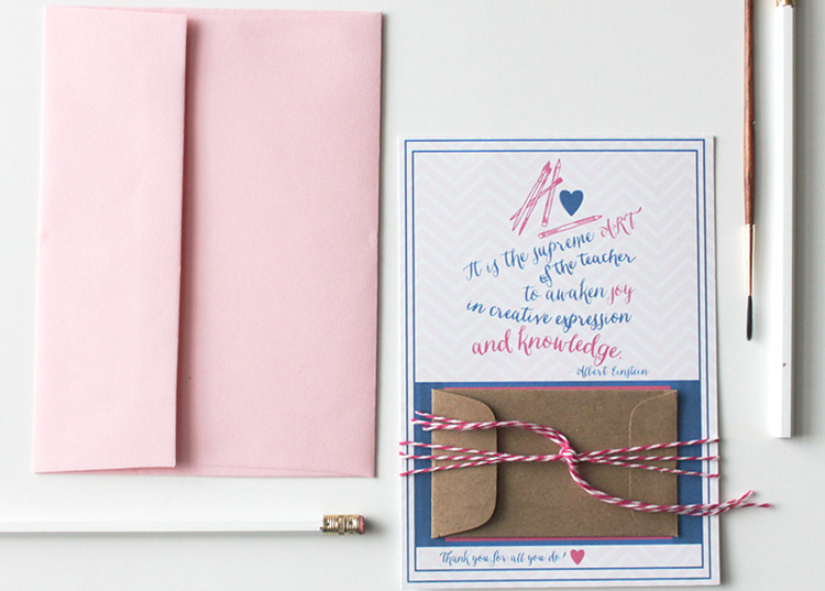 Art Themed Teacher Gift Card - www.TheDatingDivas.com Every teacher loves a practical gift card for a thank you gift. | The Dating Divas