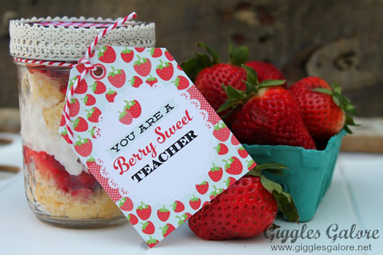 Teacher Appreciation Gift Tag for "Berry Sweet" Teachers - www.TheDatingDivas.com A free printable teacher appreciation tag for a "berry sweet" teacher. | The Dating Divas