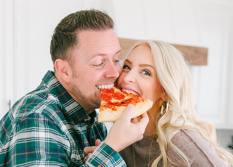 Pizza Night for Your At-Home Date Night - www.TheDatingDivas.com Take a "pizza" his heart for your next dinner date | The Dating Divas