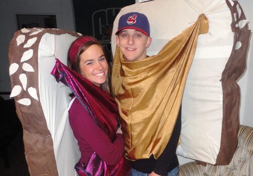 Peanut Butter and Jelly Couples Costume - dateyourspouse.com Peanut butter and jelly couples costume for Halloween 2020. | The Dating Divas