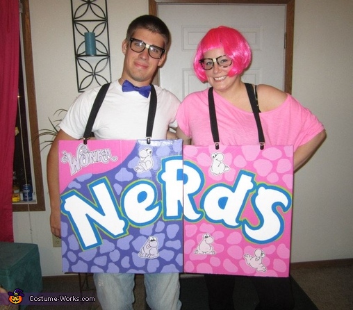 Inexpensive Costumes for Halloween - dateyourspouse.com Inexpensive costume ideas for Halloween. | The Dating Divas
