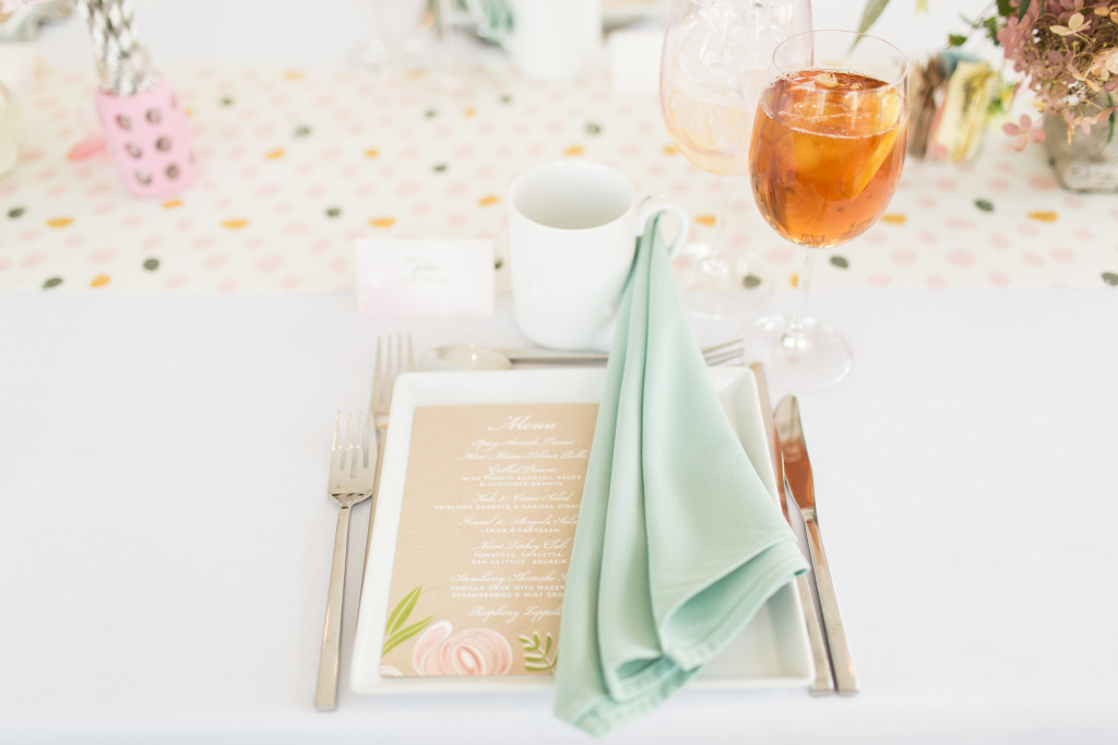 Baby girl shower idea with florals - dateyourspouse.com Floral and elegant baby shower theme | The Dating Divas