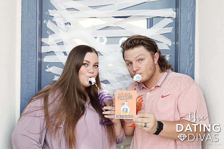 Halloween Date to Decorate the House - dateyourspouse.com DIY Halloween Decoration Date | The Dating Divas