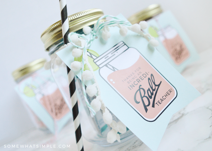 Mason Jar Gift for Teacher- thedatingdivascom.bigscoots-staging.com Cute mason jar gift that are perfect for teachers. | The Dating Divas