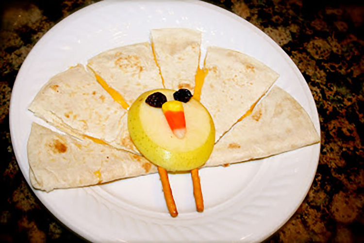 Turkey Quesadilla Thanksgiving Treat - www.TheDatingDivas.com If your kiddo won't eat regular Thanksgiving dinner, try this turkey quesadilla for a Thanksgiving treat for kindergarteners. | The Dating Divas