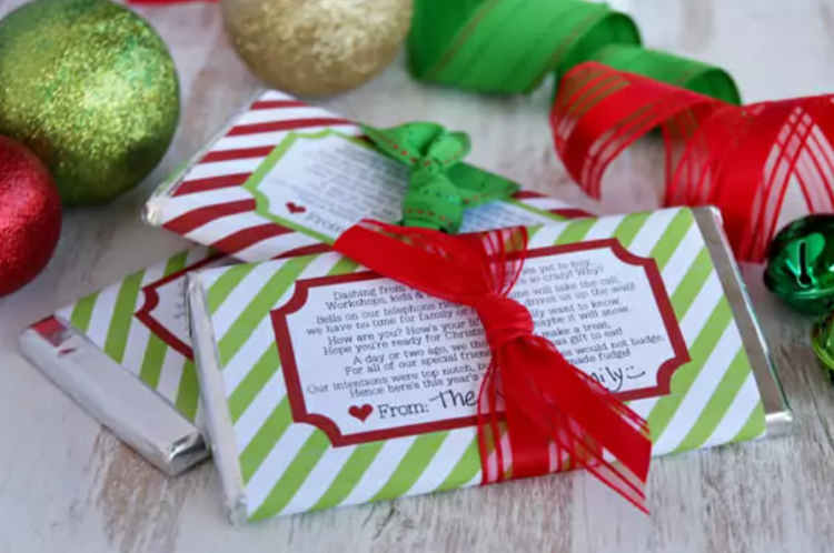 Christmas candy bars and a poem - dateyourspouse.com Christmas poem covered candy wrappers to give as gifts | The Dating Divas