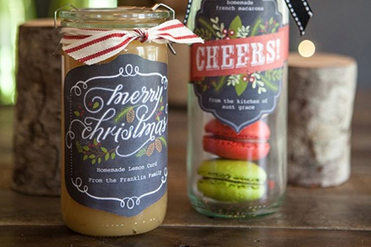 Printable Christmas labels that go on various food items - dateyourspouse.com Food label printables that are attached to some Christmas goodies | The Dating Divas