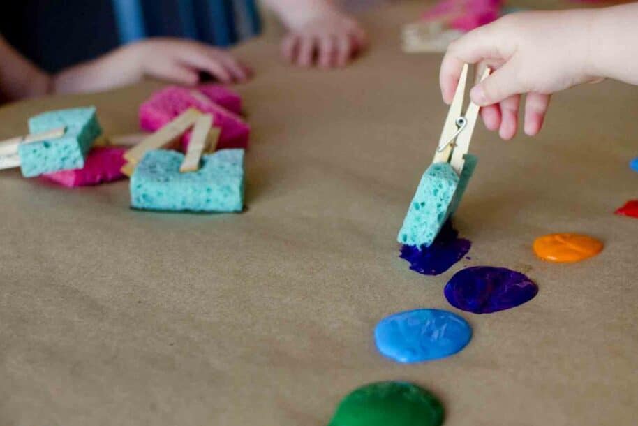 Sponge painting preschool activities at home - thedatingdivascom.bigscoots-staging.com Sponge painting ideas for little kids | The Dating Divas