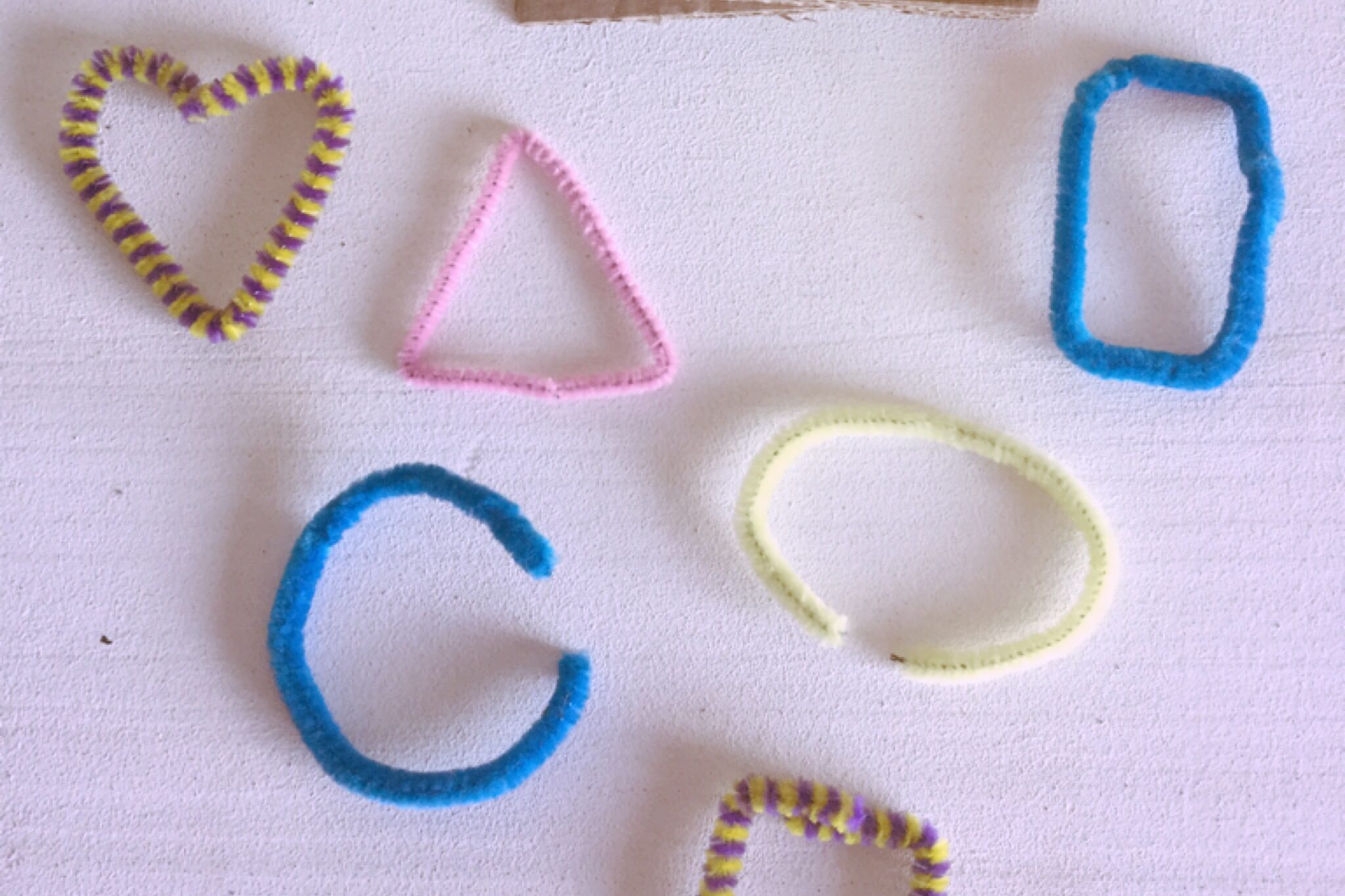 Toddler activities that use pipe cleaners - thedatingdivascom.bigscoots-staging.com Pipe cleaner preschool activities | The Dating Divas