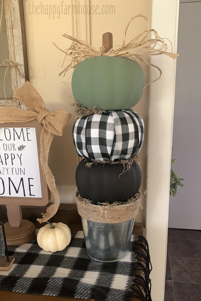 DIY Pumpkin Craft for Fall - dateyourspouse.com Halloween Date and Decorations | The Dating Divas