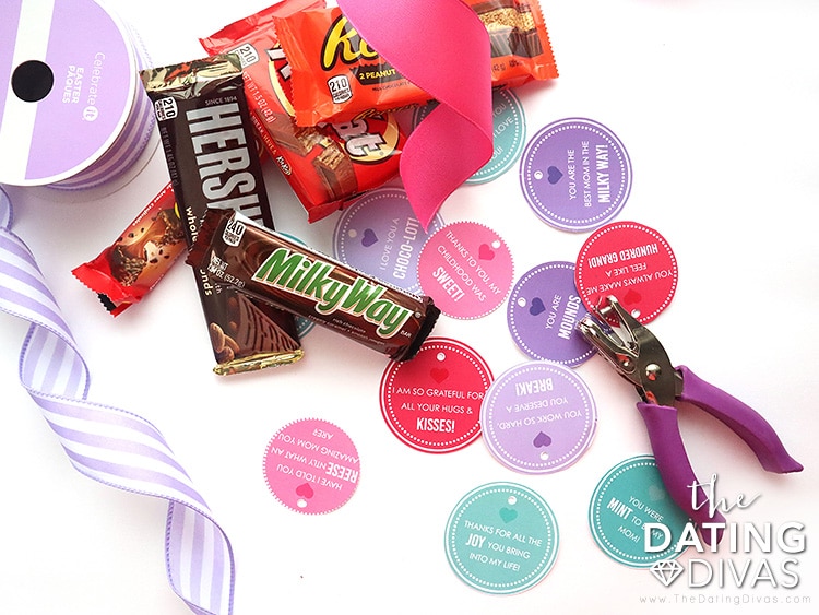 For someone who loves chocolate, consider using king sized candy bars for these chocolate gift baskets! | The Dating Divas