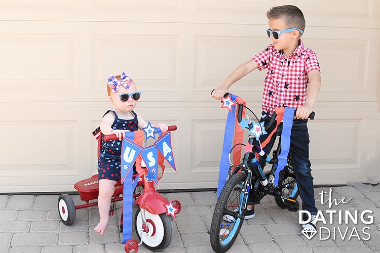 We've got you covered when it comes to bike decorating ideas for July 4th! | The Dating Divas