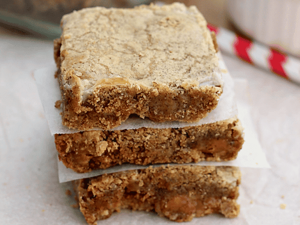 This gingerbread recipe involves caramel and turns into an ooey gooey treat! | The Dating Divas