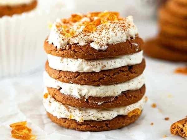 This gingerbread recipe will be a hit at your next holiday party! | The Dating Divas