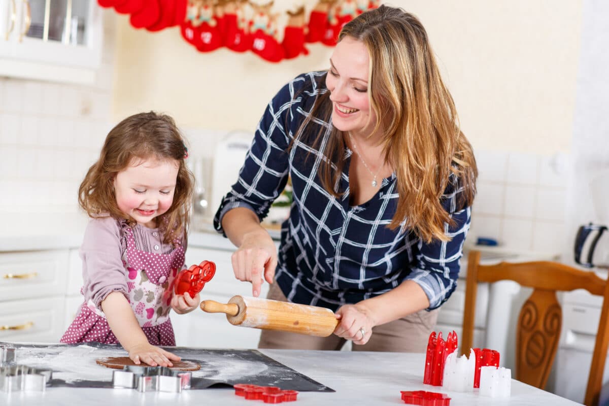 'Tis the season for gingerbread cookies! | The Dating Divas