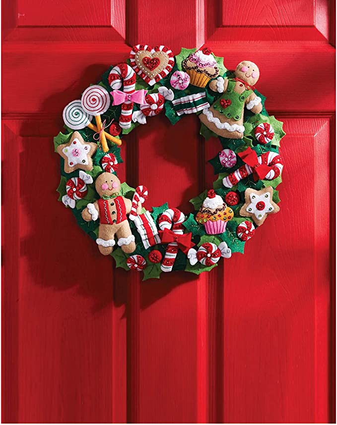 We love how easy this DIY Christmas wreath kit is! | The Dating Divas