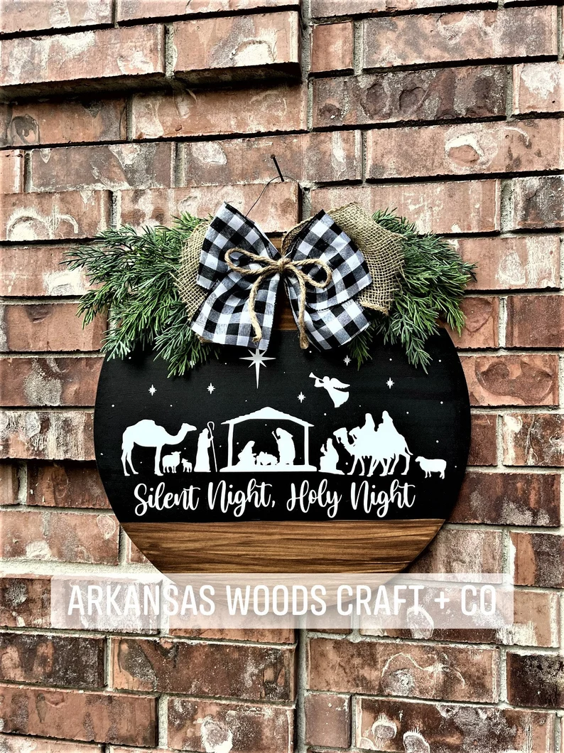 This isn't a Christmas wreath but we love it for a front door nonetheless! | The Dating Divas