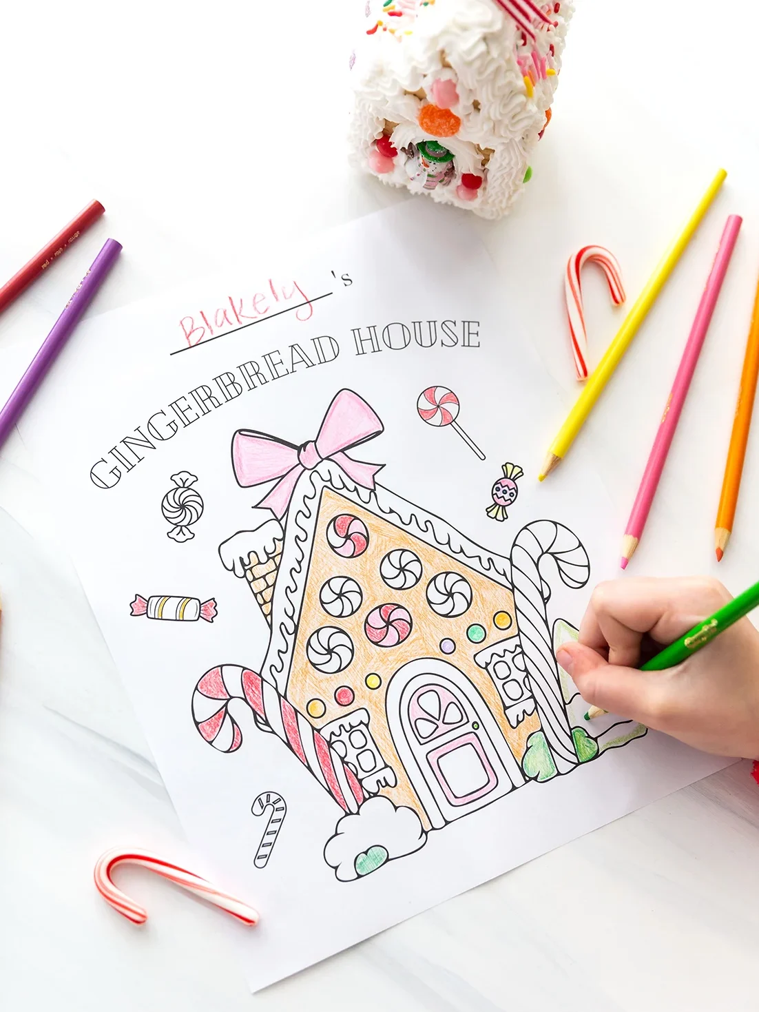 Try these printable gingerbread house Christmas crafts for kids! | The Dating Divas