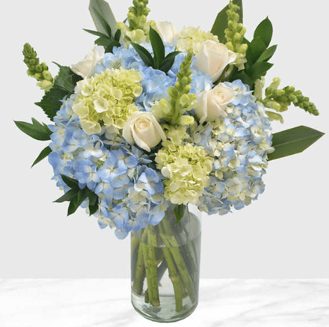 Costco offers beautiful, high-quality Valentine's Day flowers! | The Dating Divas