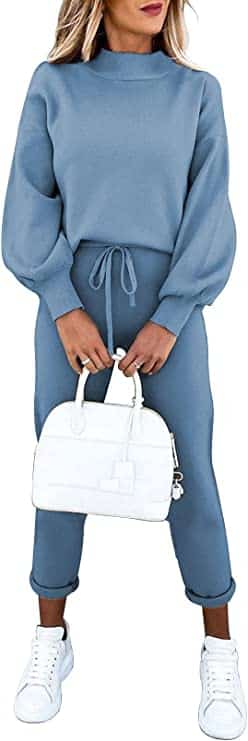We love the lantern sleeves on this loungewear set. | The Dating Divas