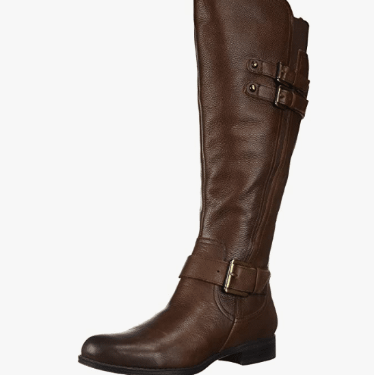 These knee-high boots are perfect for your cute fall outfits! | The Dating Divas