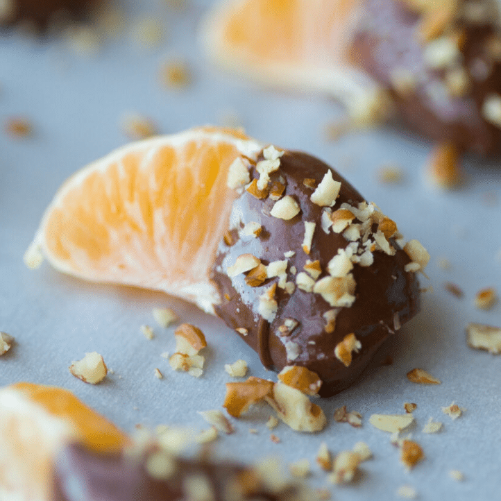 Chocolate-covered oranges make great Christmas desserts for your family or neighbors! | The Dating Divas