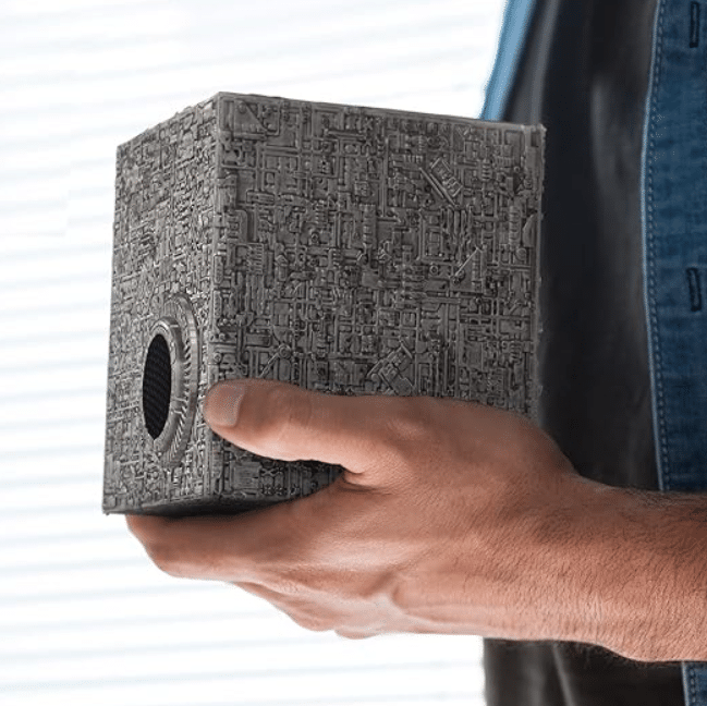 If your man loves sci-fi, check out Star Trek gifts for dads! | The Dating Divas