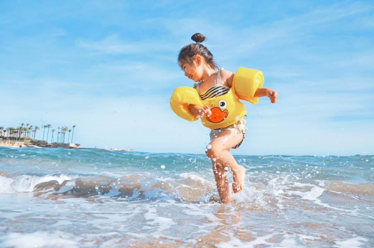 We've got ten awesome tips to help you survive the summer holidays. | The Dating Divas